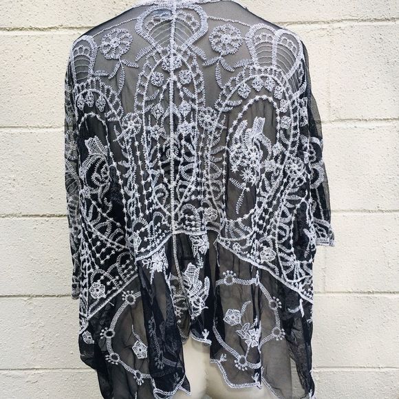 Forgotten Grace open front mesh lace kimono. - Picture 4 of 5